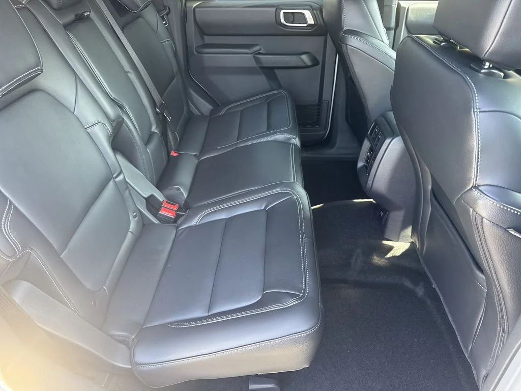 New 2026 Avalanche Gray Ford Outer Banks image 15