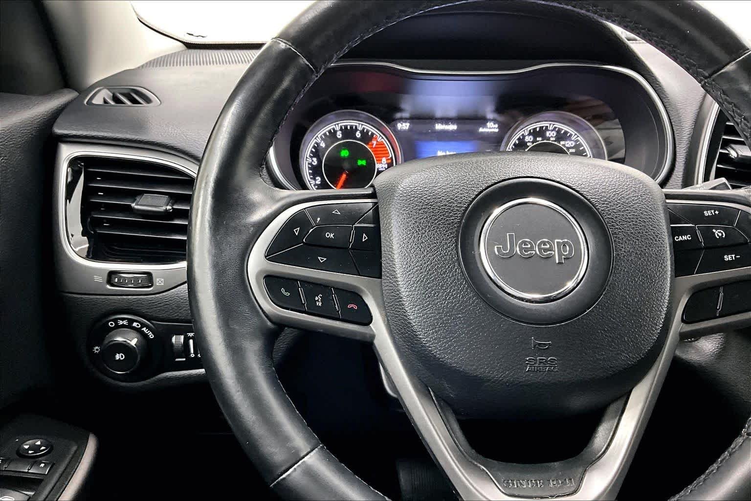Used 2019 Bright White Clearcoat Jeep Limited image 22