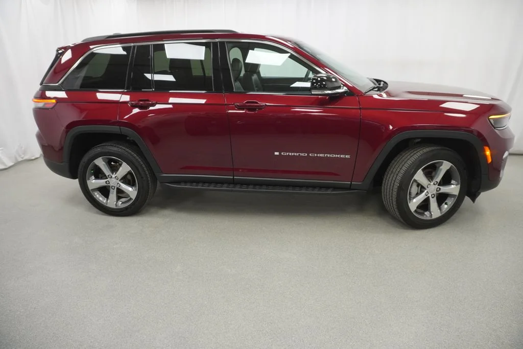 Used 2025 Red Jeep Limited image 10