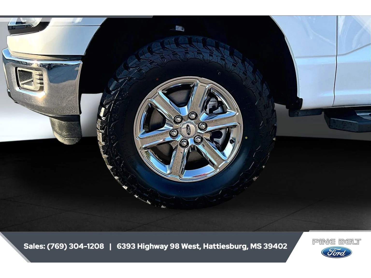 Used 2025 Oxford White Ford XLT image 7