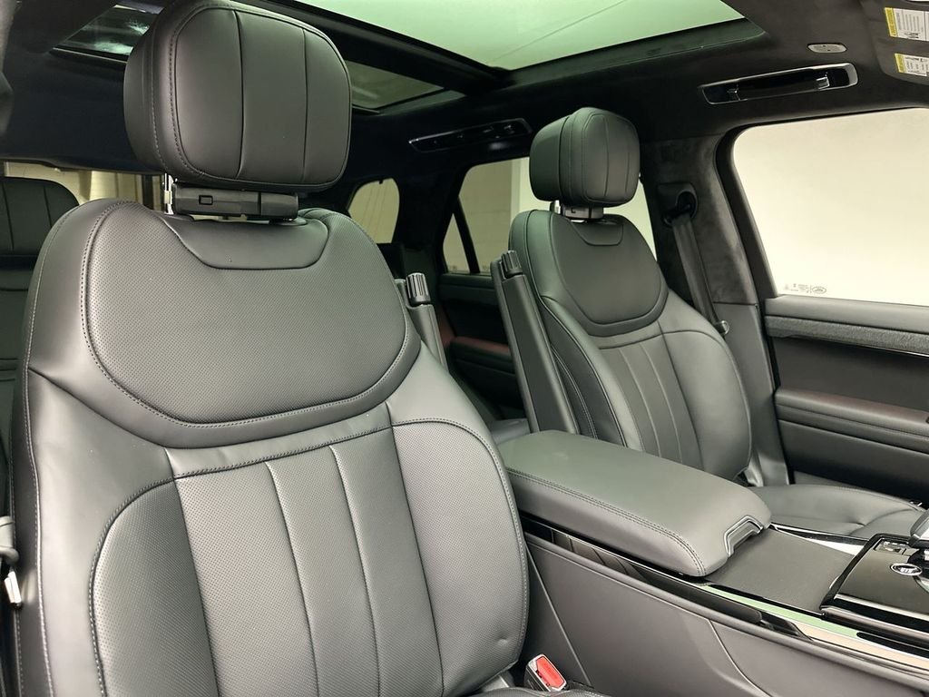 Used 2025 Carpathian Gray Premium Metallic Land Rover Autobiography image 11