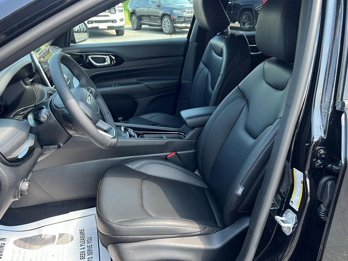2025 Jeep Compass Limited - Photo 11