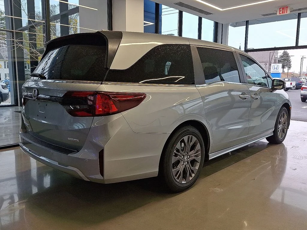 New 2026 Silver Honda Touring image 4