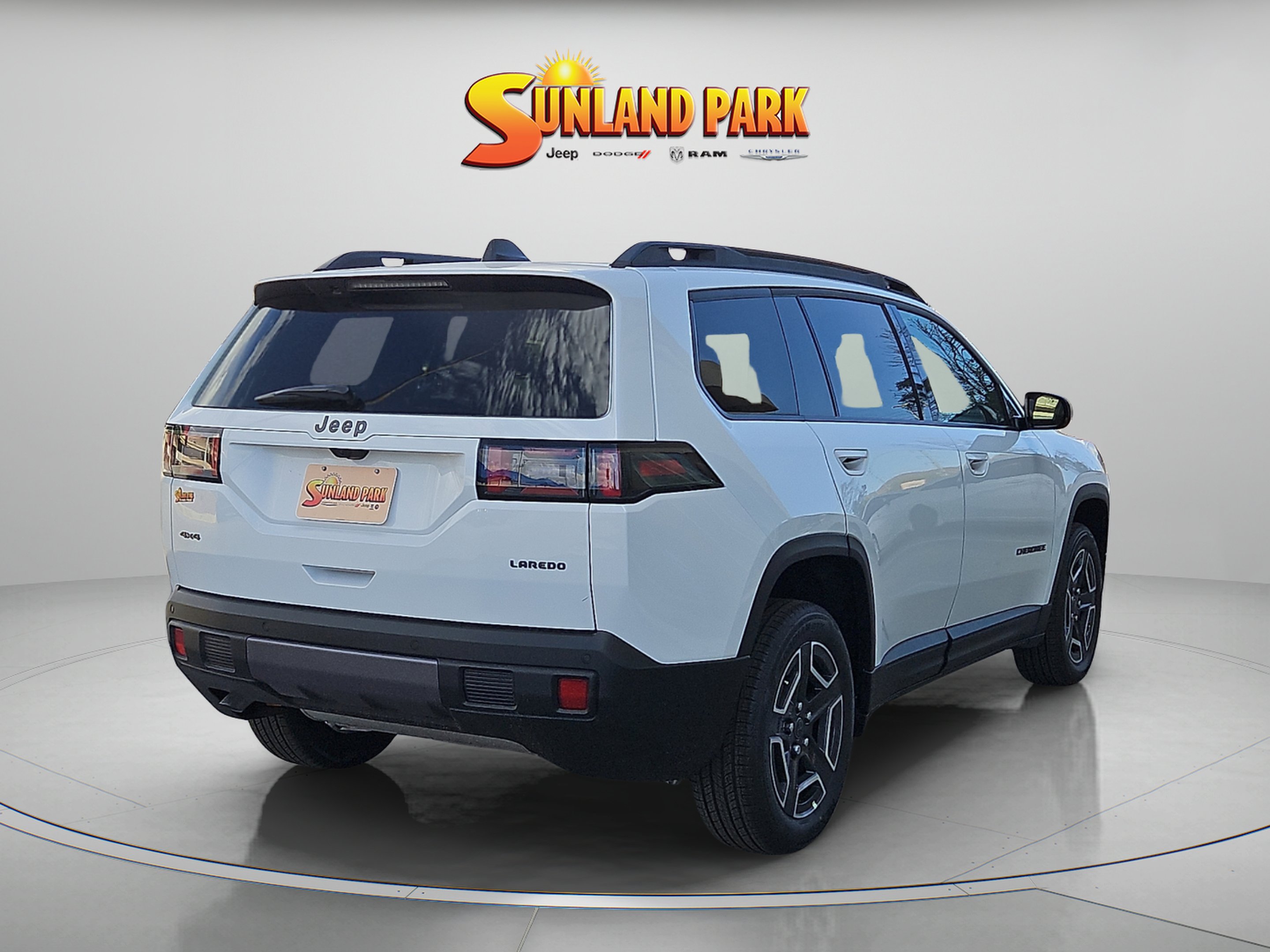 New 2026 Bright White Clear-Coat Exterior Paint Jeep Laredo image 5