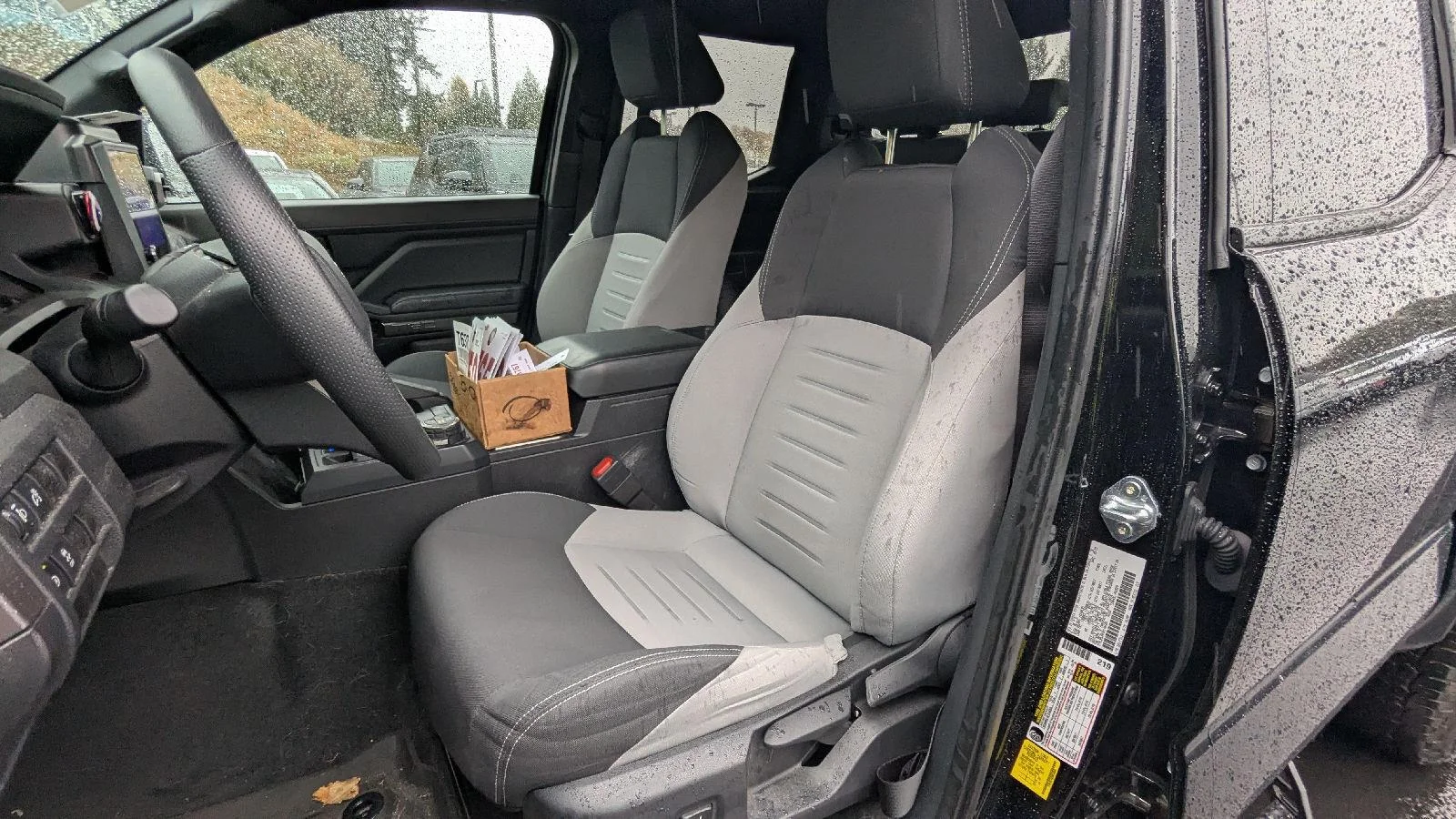 Used 2025  TOYOTA SR5 image 15