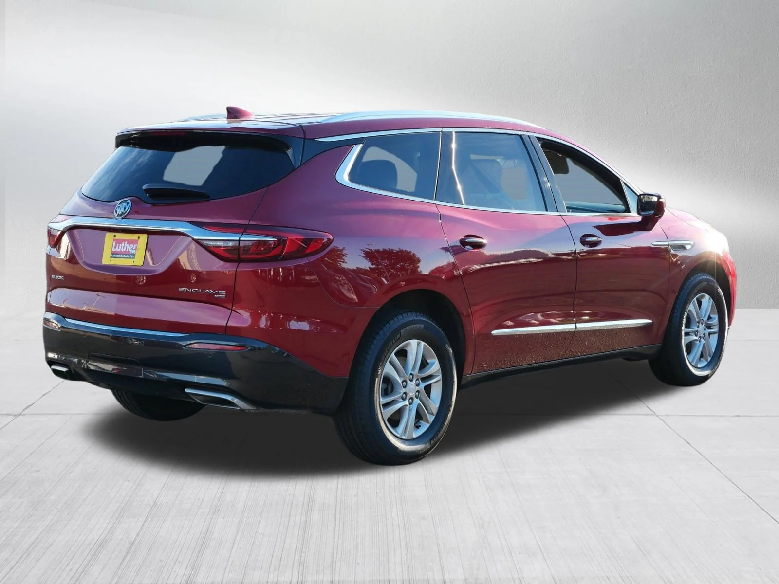 Used 2018 Red Quartz Tintcoat Buick Essence image 7