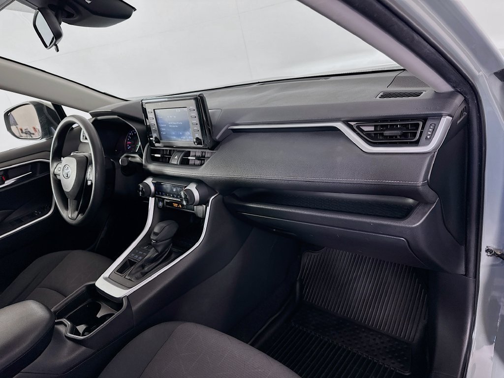 Used 2019  Toyota XLE image 29