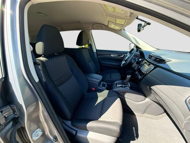 Used 2017 Gray Nissan SV image 27