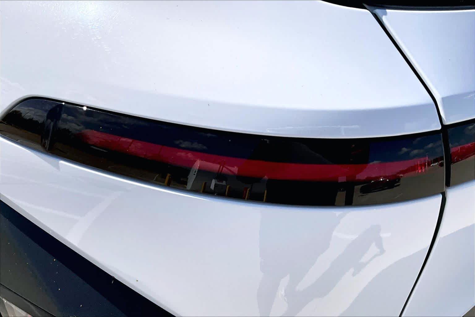Certified Used 2025 Atlas White Hyundai SEL image 29