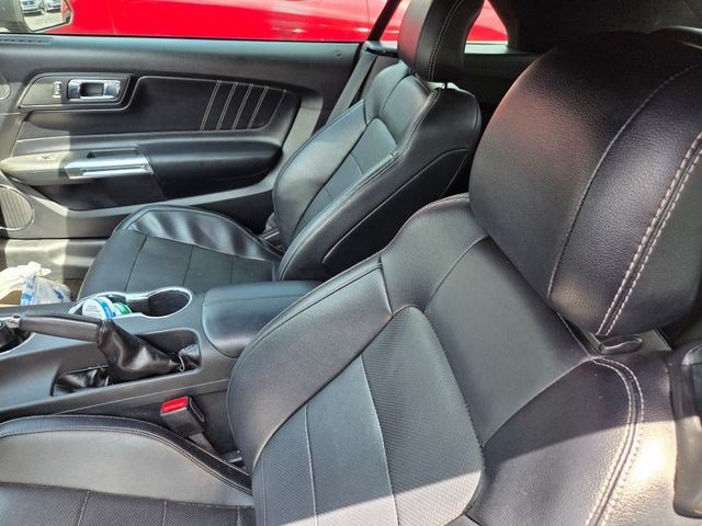 Used 2016 Magnetic Metallic Ford GT Premium image 11