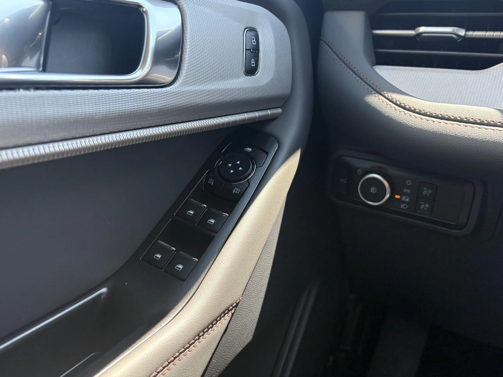 New 2026 Agate Black Metallic Ford Active image 13