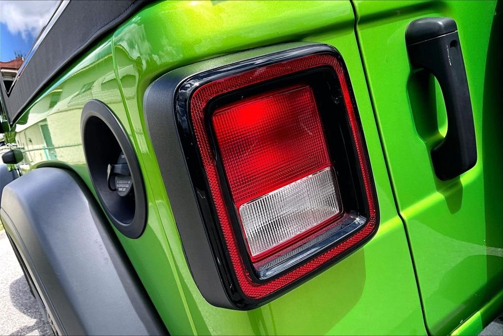 Used 2025 Green Jeep Sport image 20