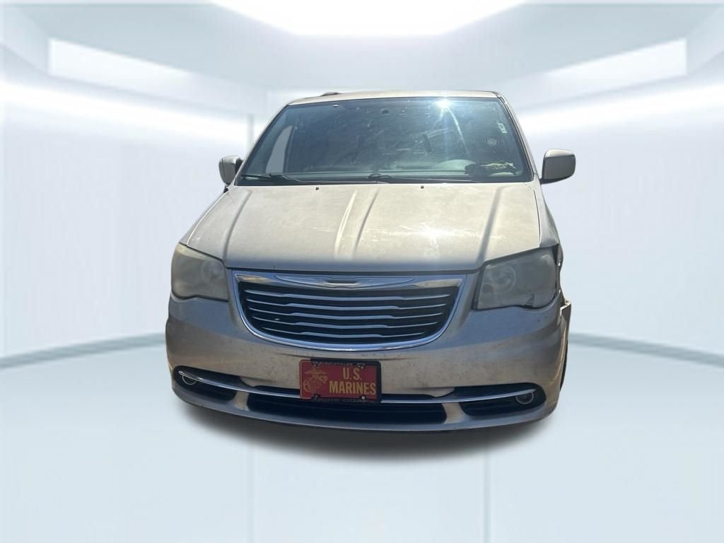 Used 2013 Beige Chrysler Touring image 2