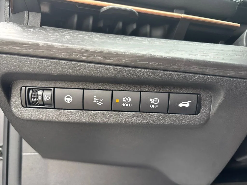 Used 2023 Gray Nissan EVOLVE+ image 24