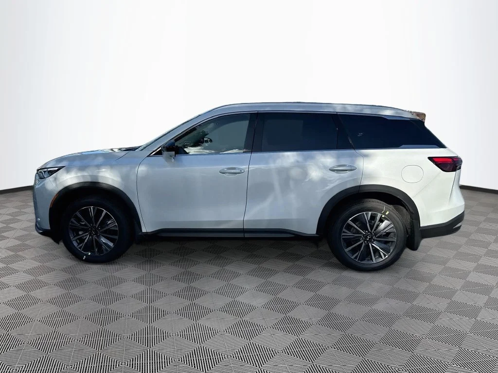 New 2027 White INFINITI LUXE image 8