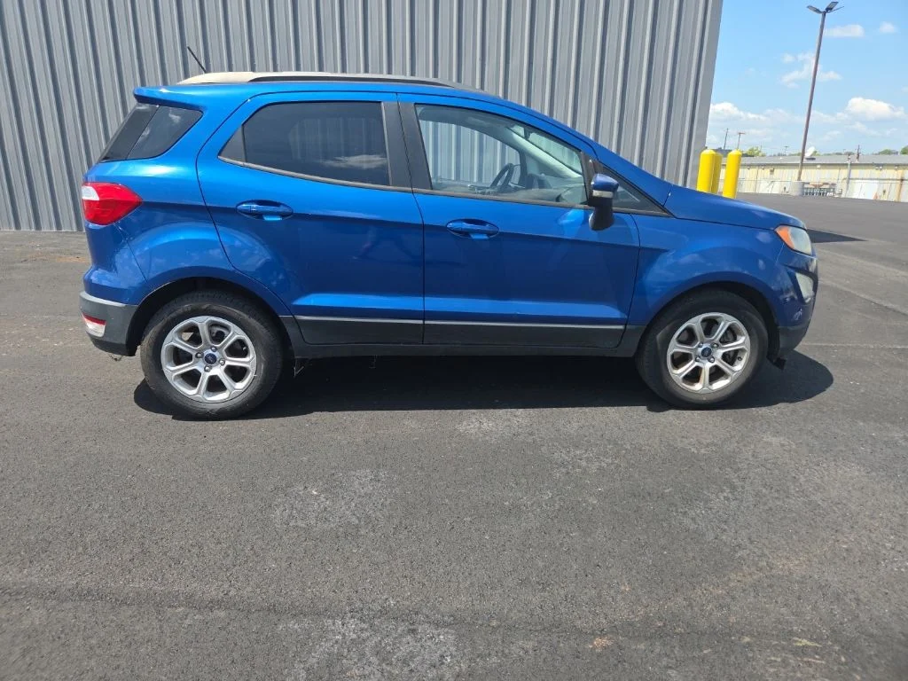 Used 2018 Blue Ford SE image 14