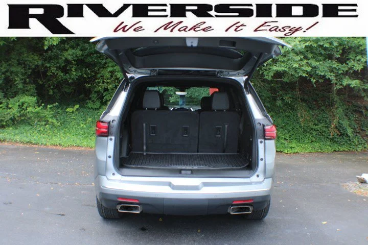 Used 2023 Sterling Gray Metallic Chevrolet Premier image 18