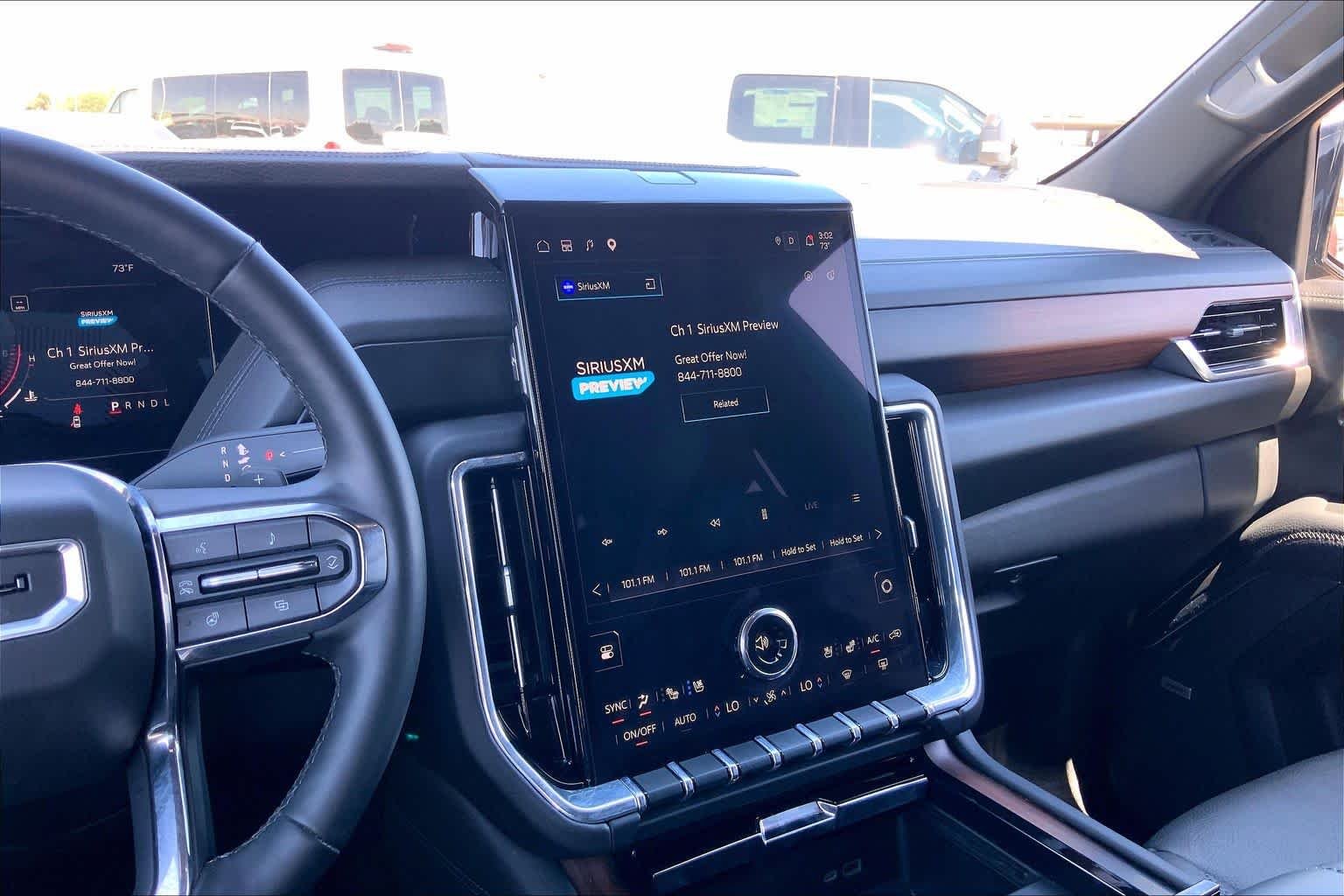 Used 2025 Onyx Black GMC Denali image 7