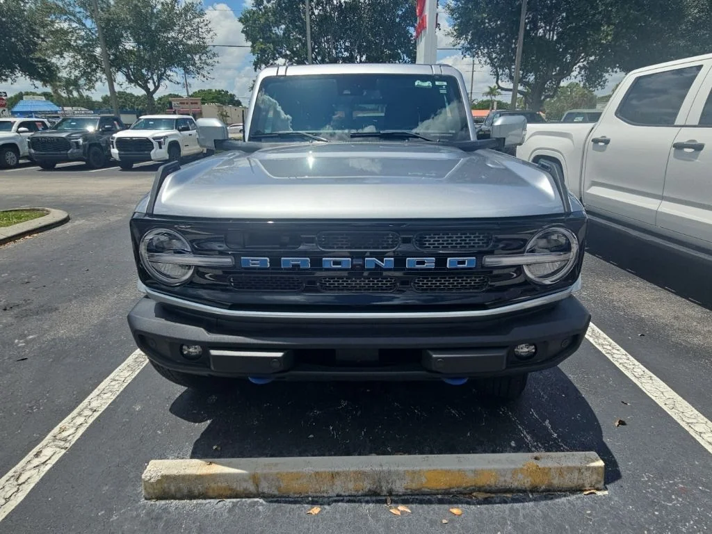 Used 2024 Silver Ford Outer Banks image 3