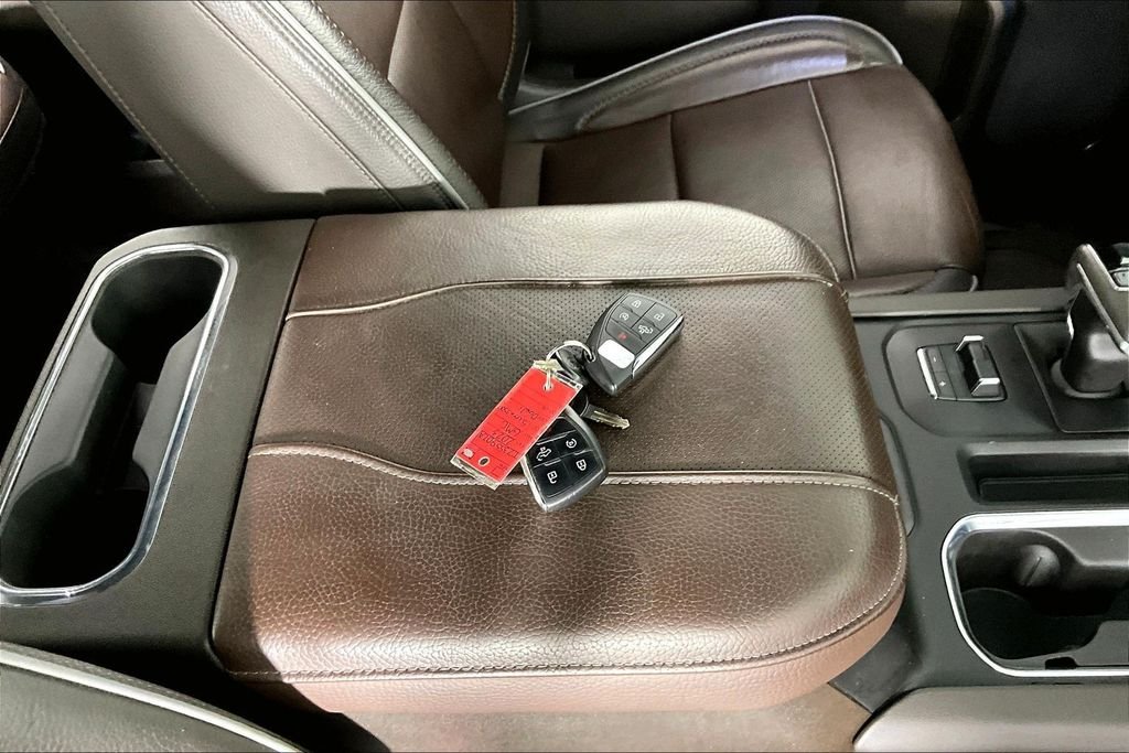 Used 2023 Silver GMC Denali image 30