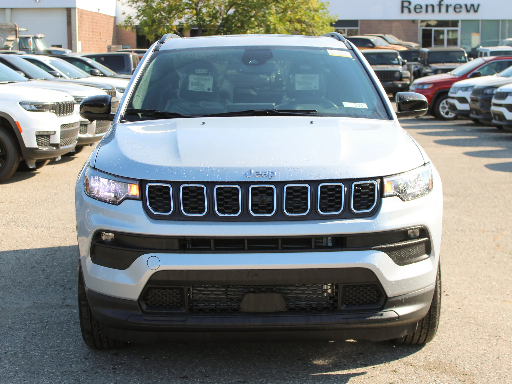 New 2025 Silver Jeep North* 4x4, Pano Sunroof, Heated Seats/Wheel, 360 Camera image 7
