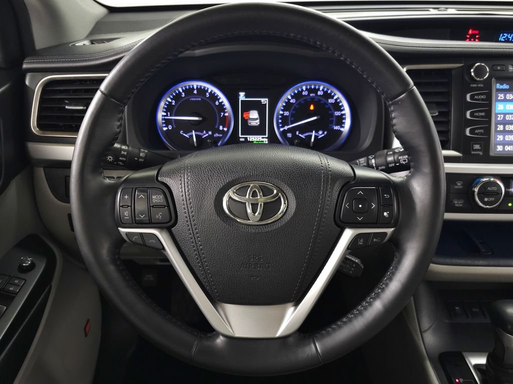 Used 2019 Blizzard Pearl Toyota Limited Platinum image 20