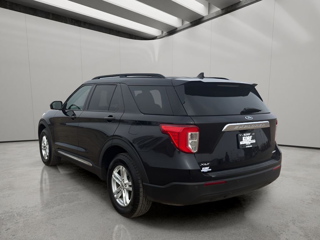 Used 2021 Agate Black Metallic Ford XLT image 3