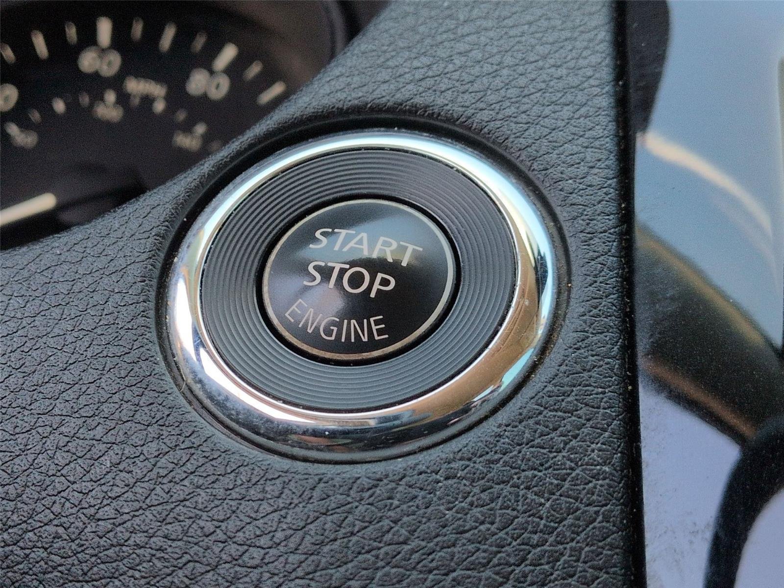 Used 2018 Magnetic Black Nissan SL image 30