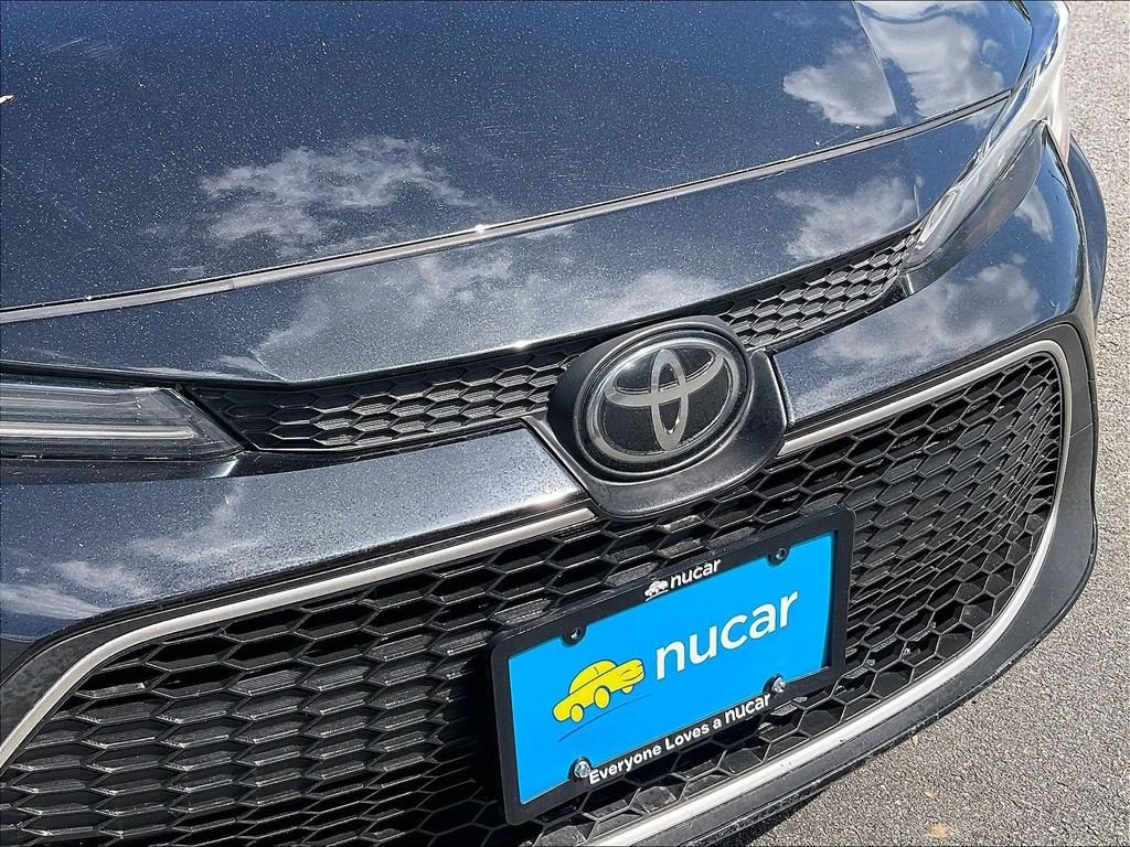 Used 2020 Black Toyota XLE image 30