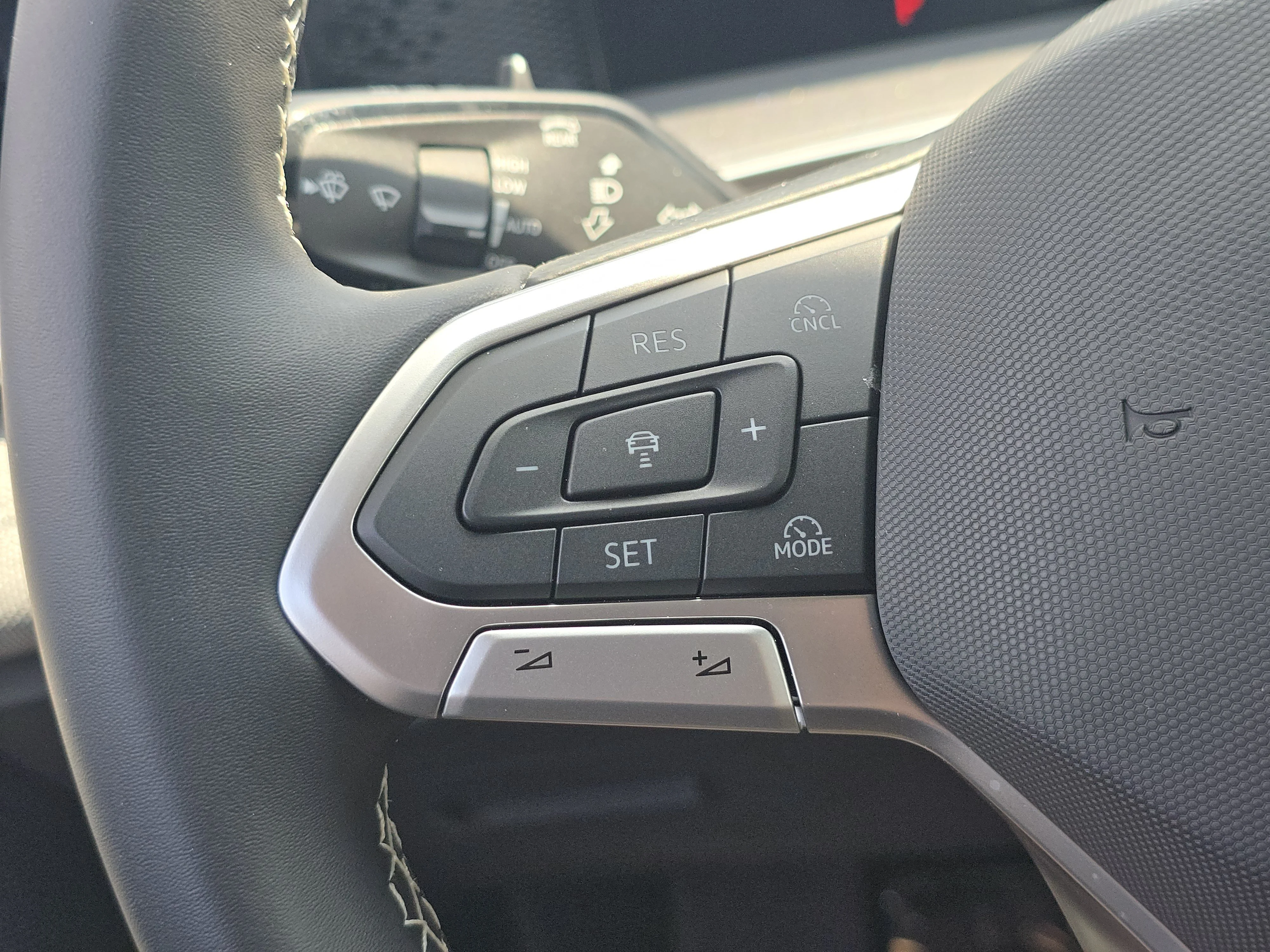 New 2026 Platinum Gray Metallic Volkswagen S image 24