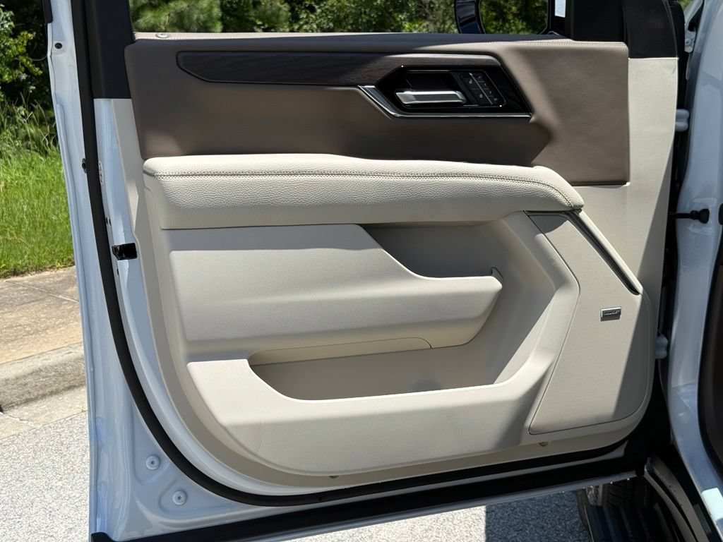 2026 GMC Yukon XL Denali - Photo 17