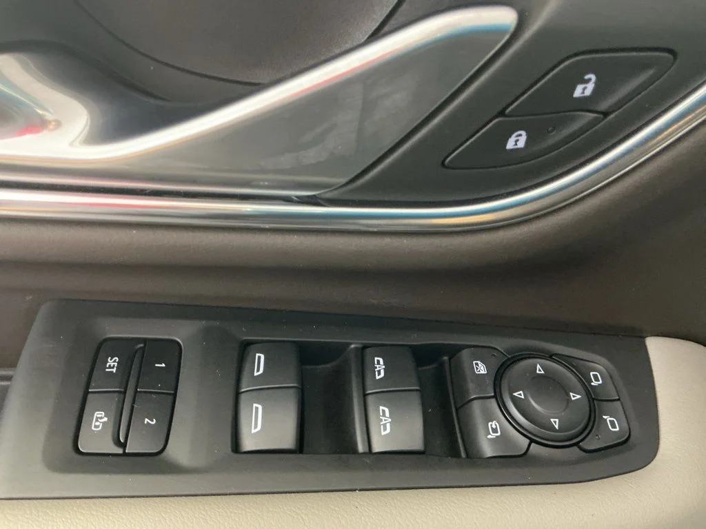 Certified Used 2022 Black GMC SLT image 7