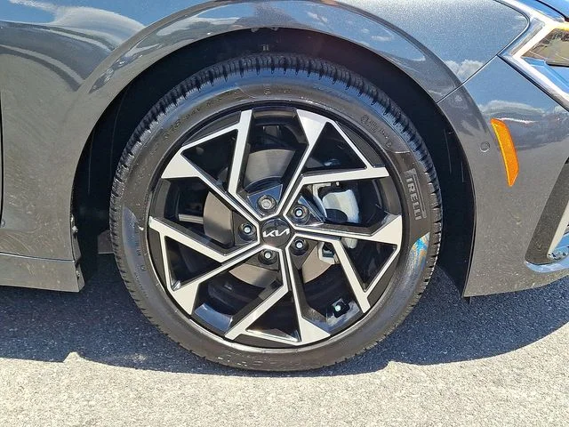 Used 2025 Gray Kia EX image 9
