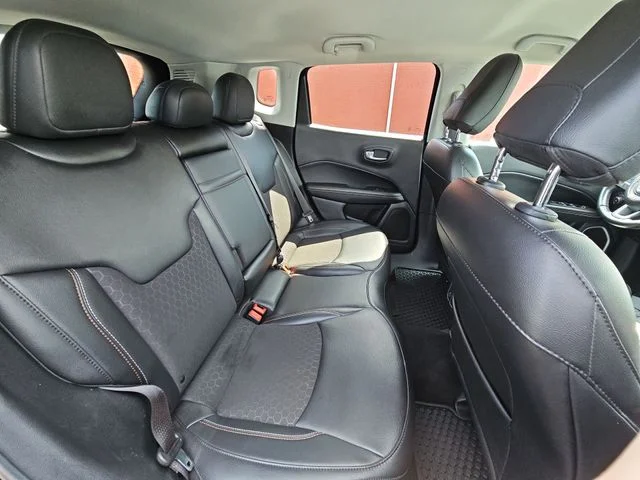 Used 2019 Black Jeep Latitude image 29