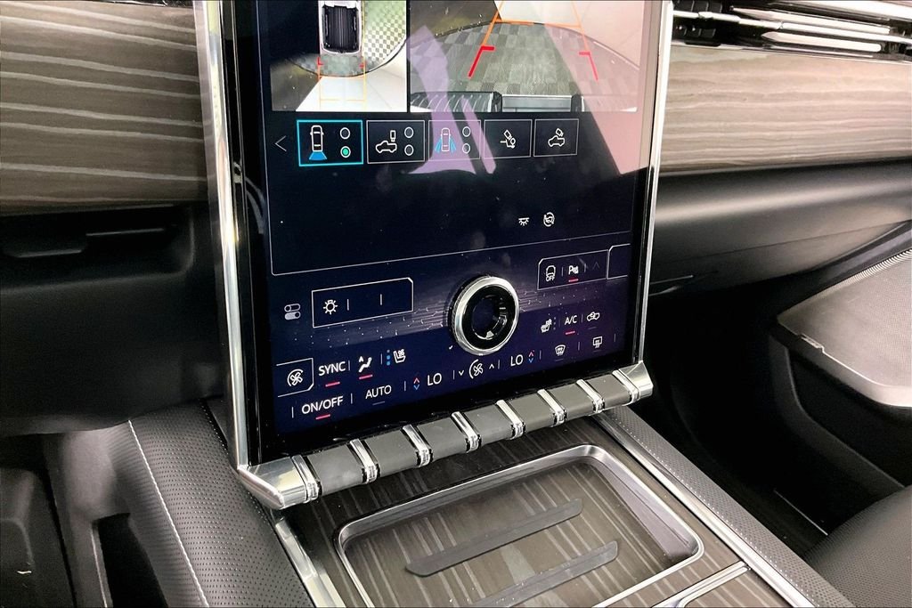 Used 2025 White GMC Denali image 14
