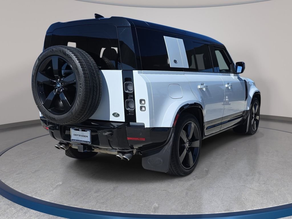 Used 2022 Yulong White Metallic Land Rover V8 image 6