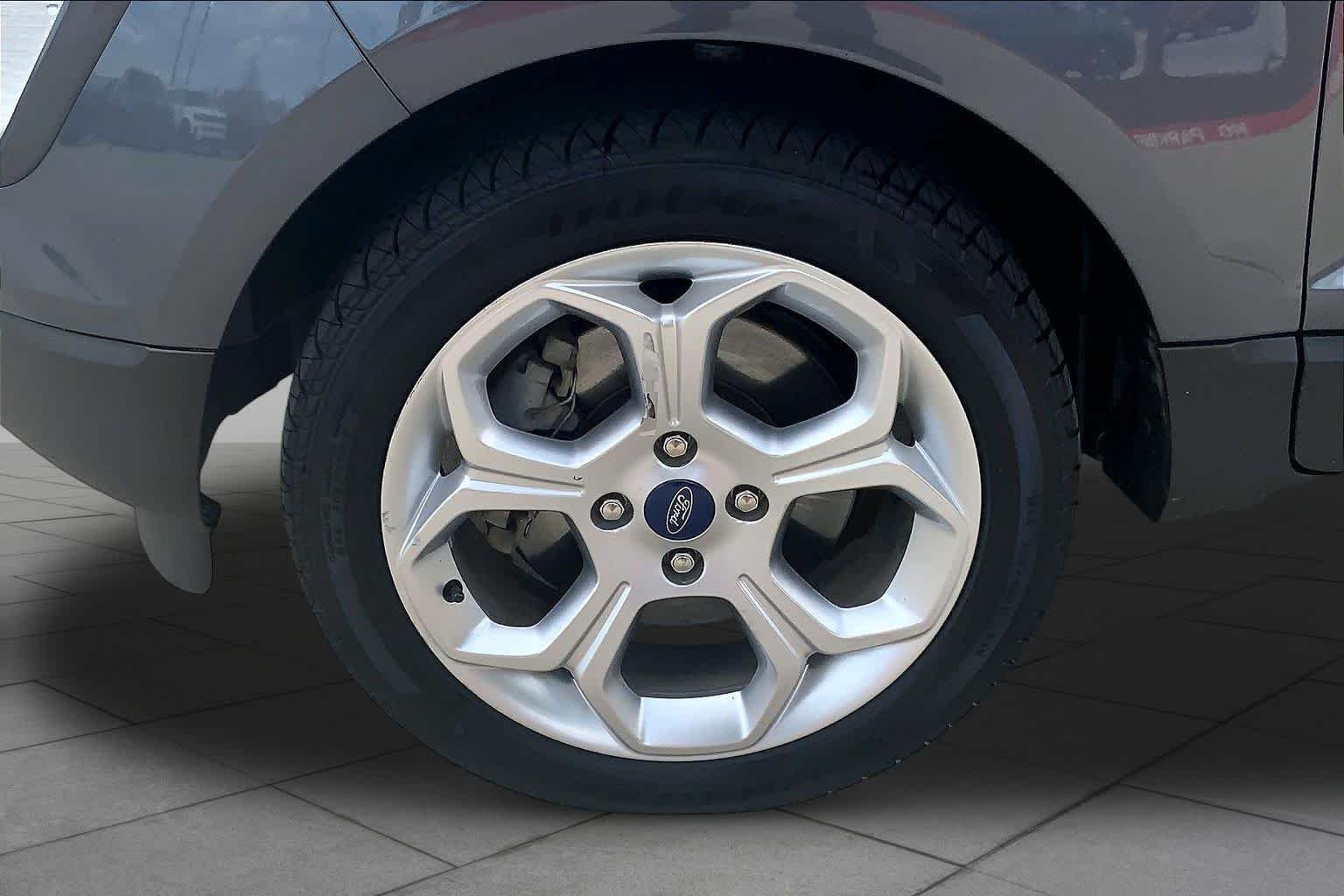 Used 2021 Smoke Ford SE image 11