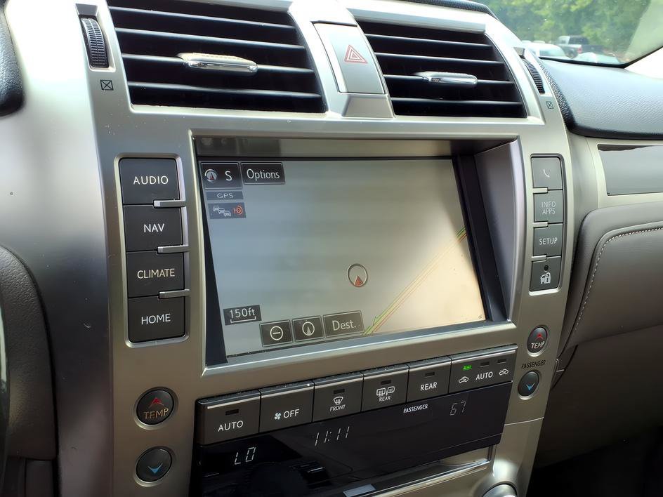Used 2018 Starfire Pearl Lexus 460 image 18