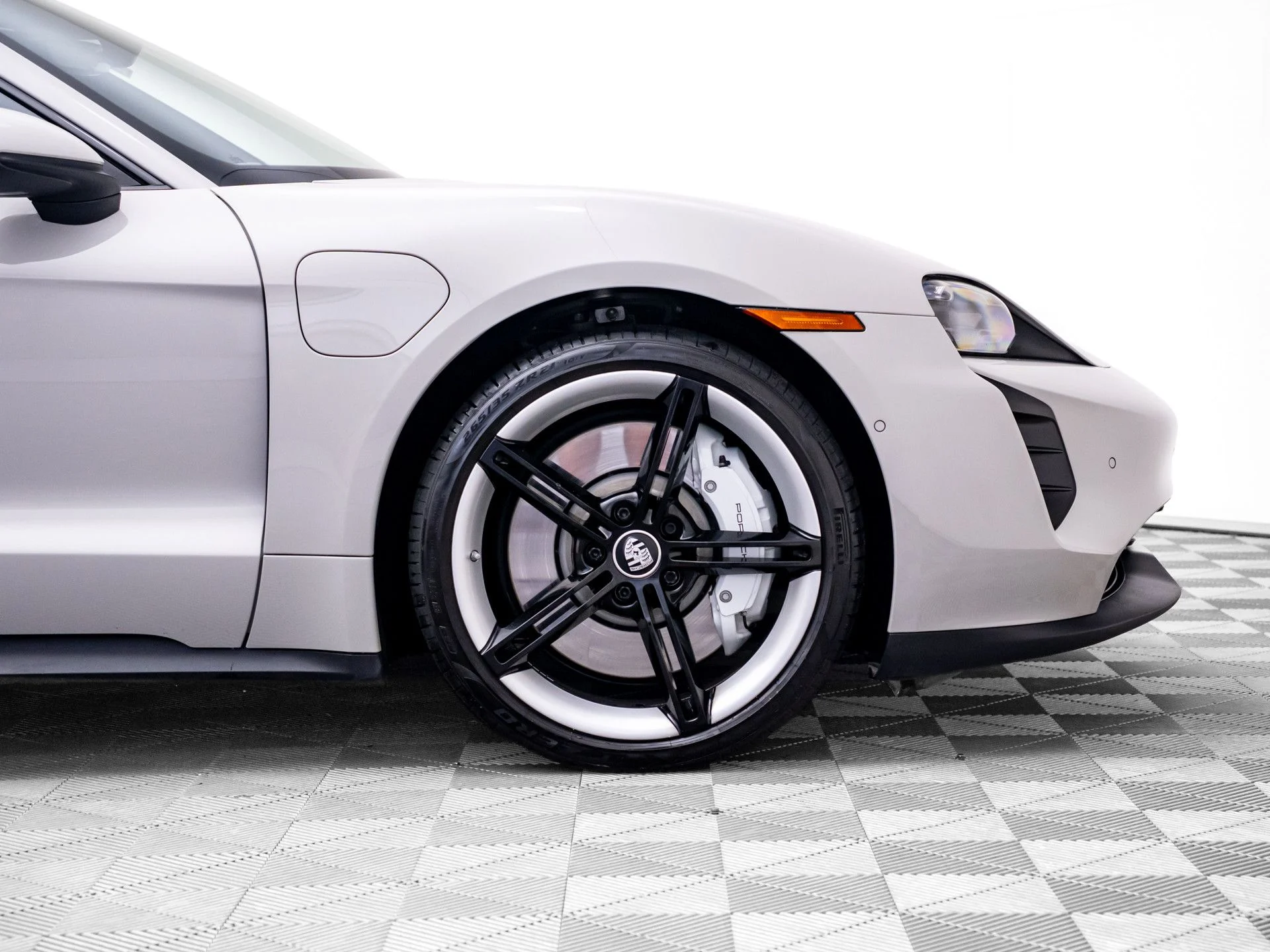 Certified Used 2021  Porsche 4S image 34