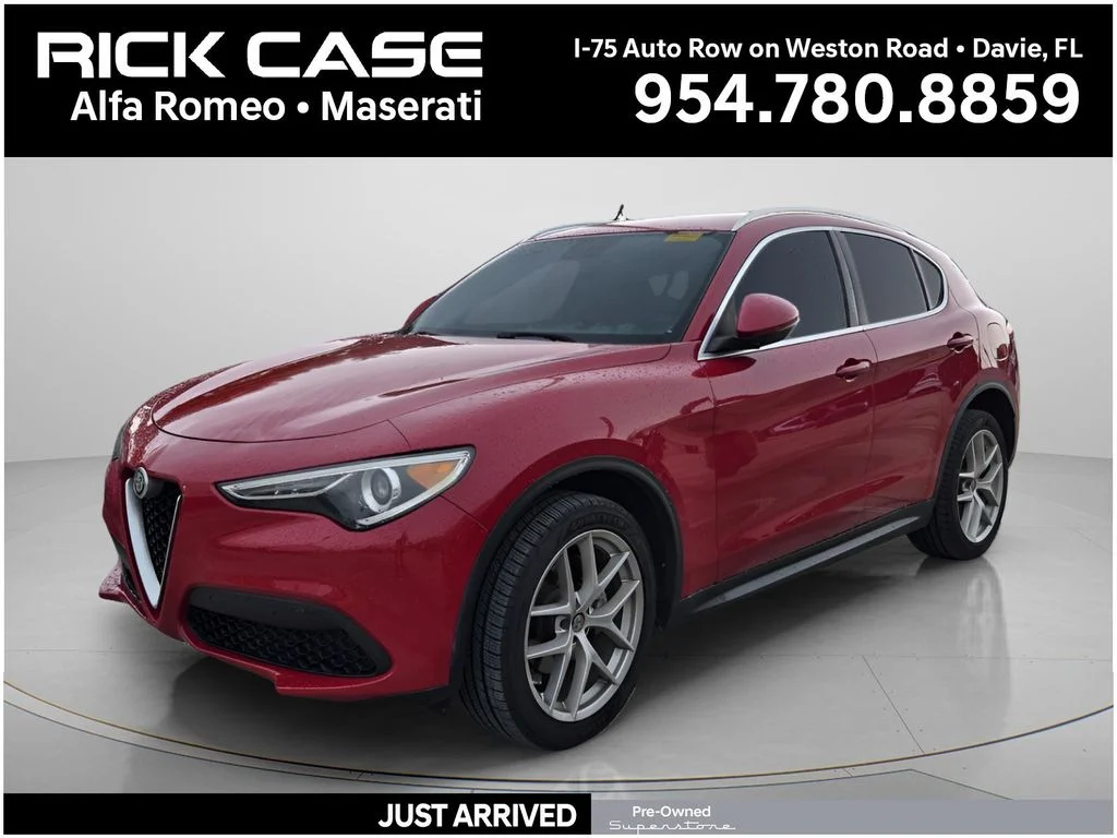Used 2019 Red Alfa Romeo Base image 1