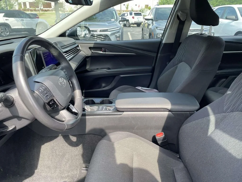 2025 Toyota Camry LE - Photo 19