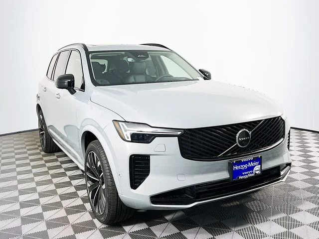 2026 Volvo XC90 T8 Recharge Ultra Dark 4WD's photo