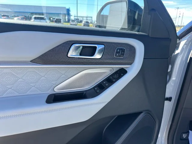 New 2027 Avalanche Gray Ford Platinum™ image 34