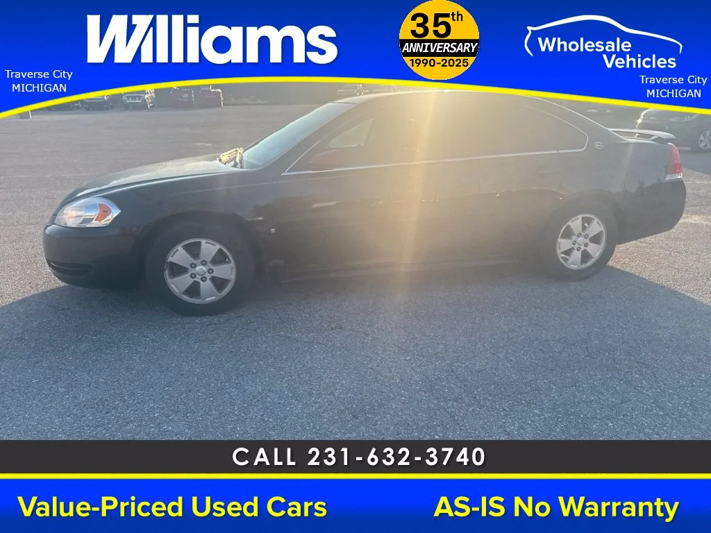 Used 2009 Black Chevrolet LT image 2