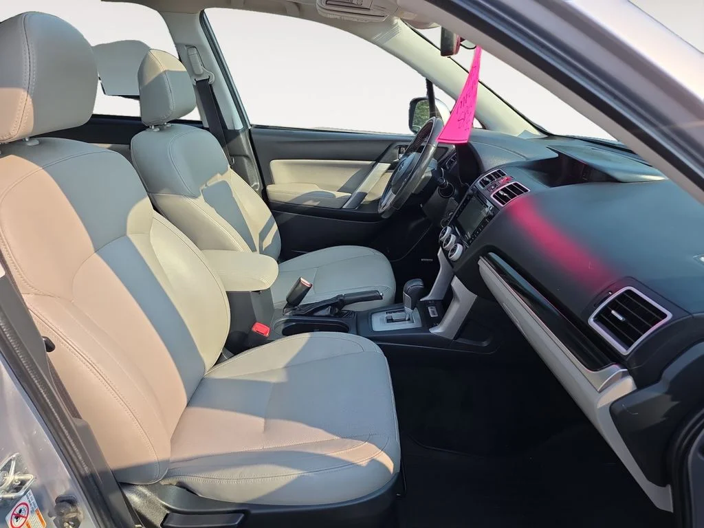 Used 2018 Ice Silver Metallic Subaru Limited image 10