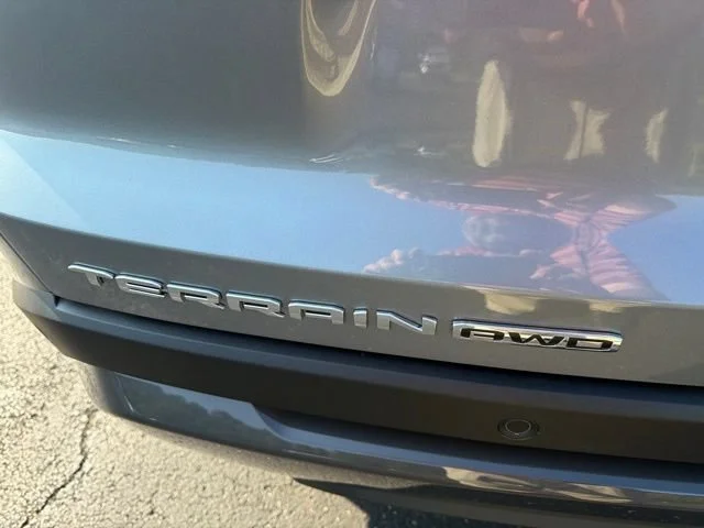 New 2027 Sterling Metallic GMC Elevation image 18