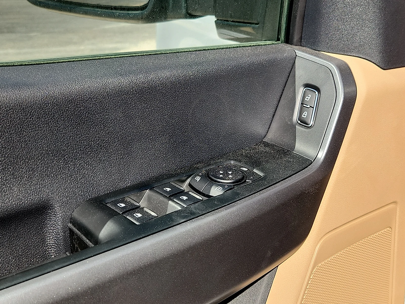 New 2027 Oxford White Ford XLT image 15