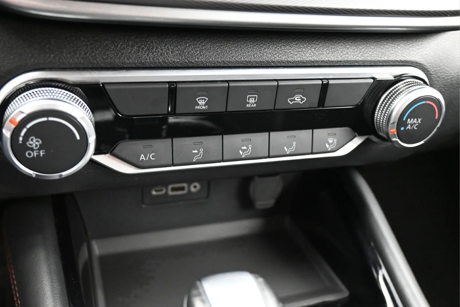 Used 2025 Black Nissan SR image 12