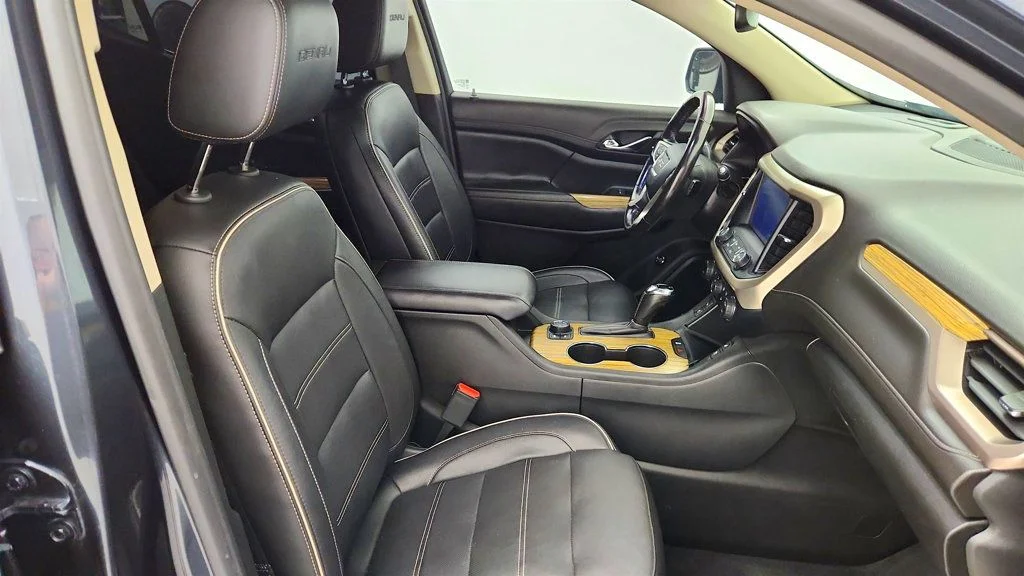 Used 2019 Dark Sky Metallic GMC AWD 4dr Denali w/ Technology Pkg & Dual Sunroof image 26