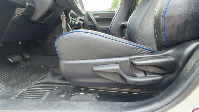 Used 2018 White Toyota SE image 19